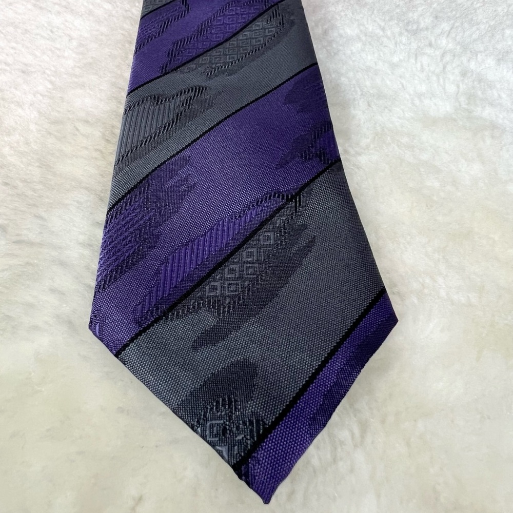 Gucci Purple and Gray Striped Tie